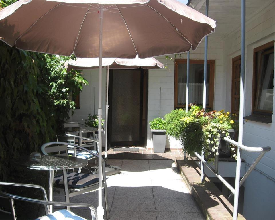 Appartement Altes Schulhaus à Bad Schwartau Extérieur photo