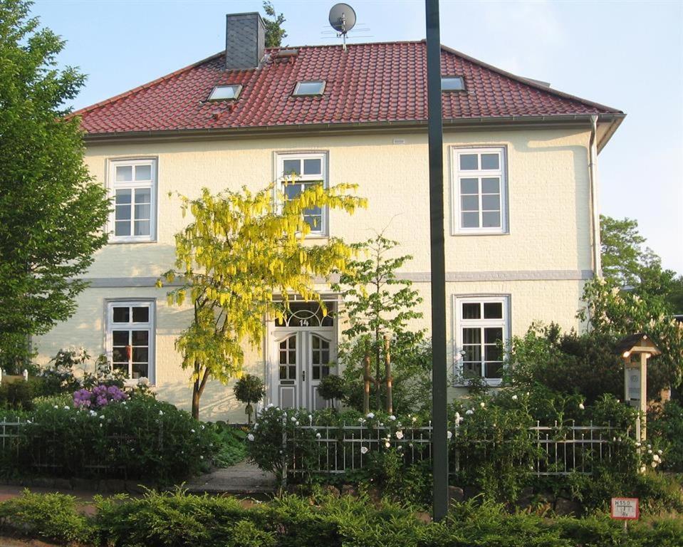 Appartement Altes Schulhaus à Bad Schwartau Extérieur photo